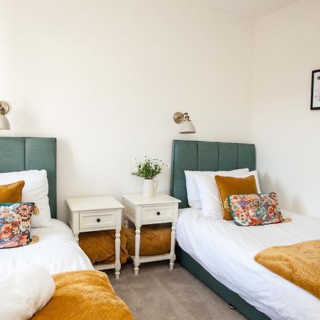 Stunning Scottish Hot Tub Getaway Villa เกทเฮาส์ออฟฟลีท ภายนอก รูปภาพ