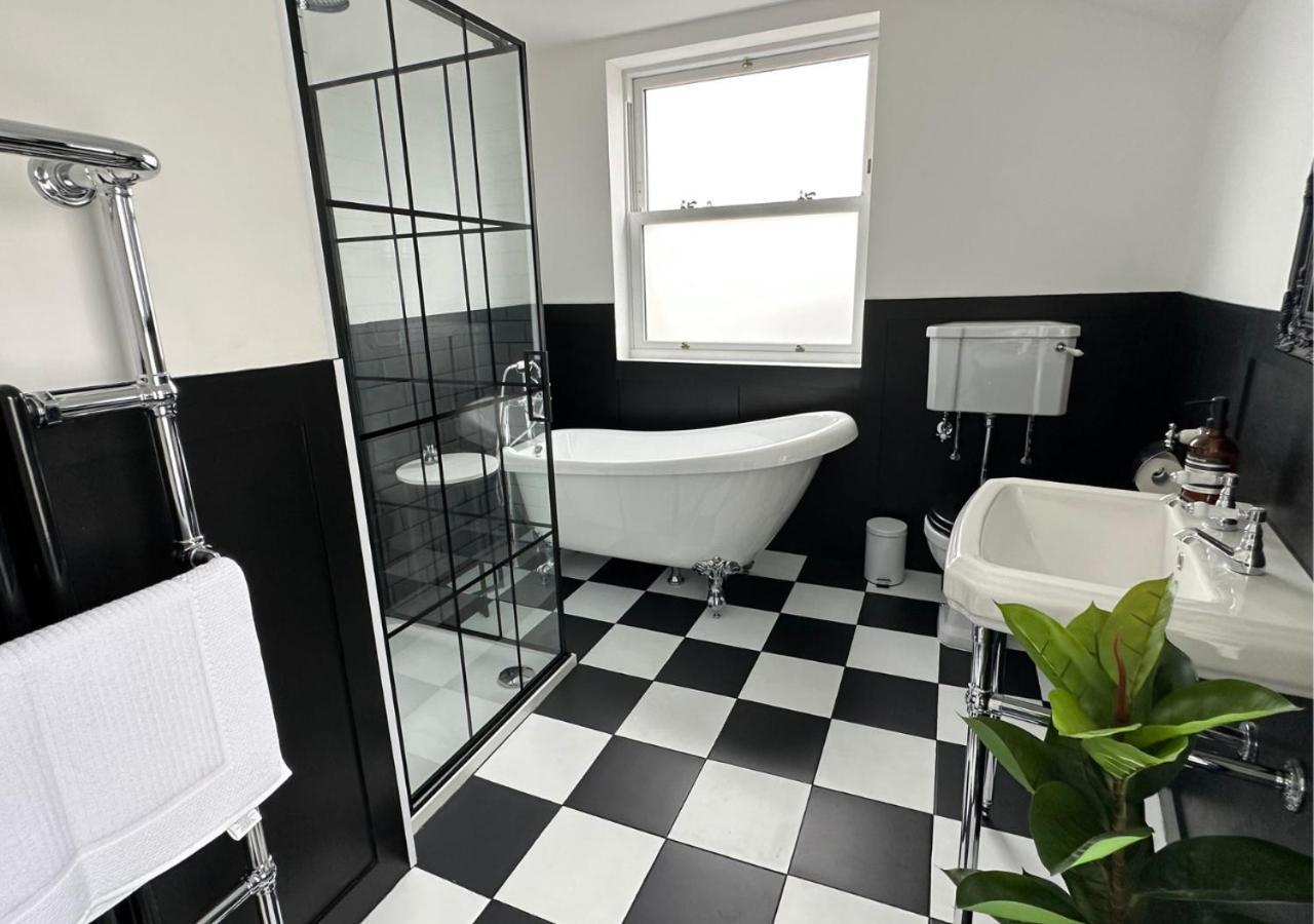 Stunning Scottish Hot Tub Getaway Villa เกทเฮาส์ออฟฟลีท ภายนอก รูปภาพ