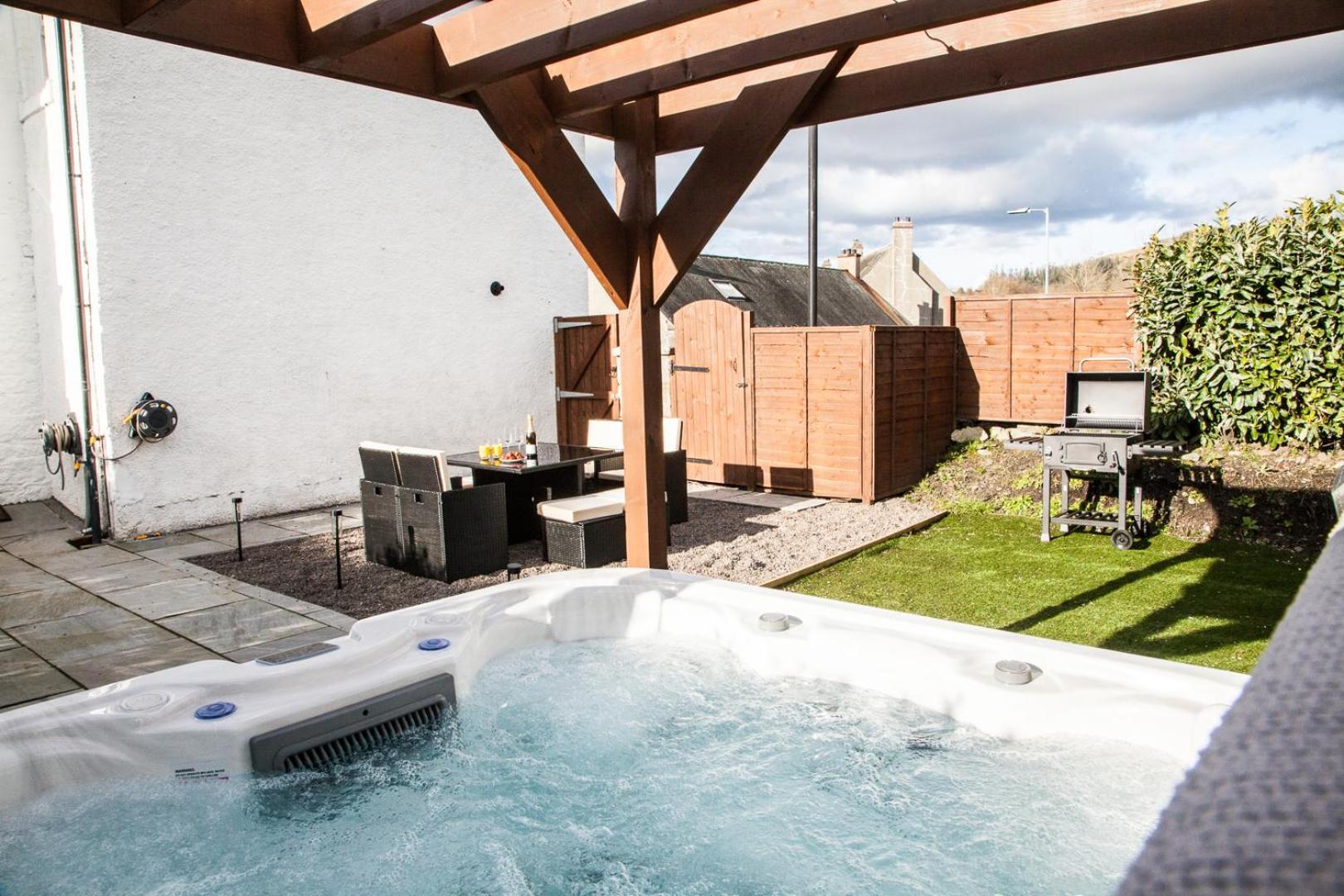 Stunning Scottish Hot Tub Getaway Villa เกทเฮาส์ออฟฟลีท ภายนอก รูปภาพ
